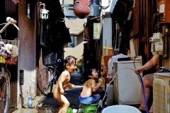 元一写真大賞・中田康之　「水遊び」（大阪府大阪市）