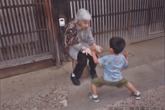 入選　「91才のおばあちゃんと」　金井健二